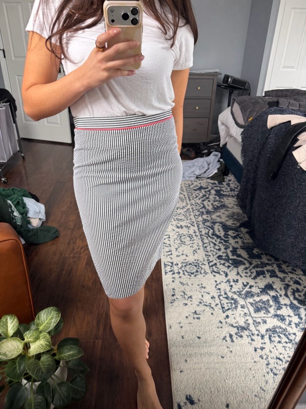 Seer Sucker Pencil Skirt - Picture 11 of 11